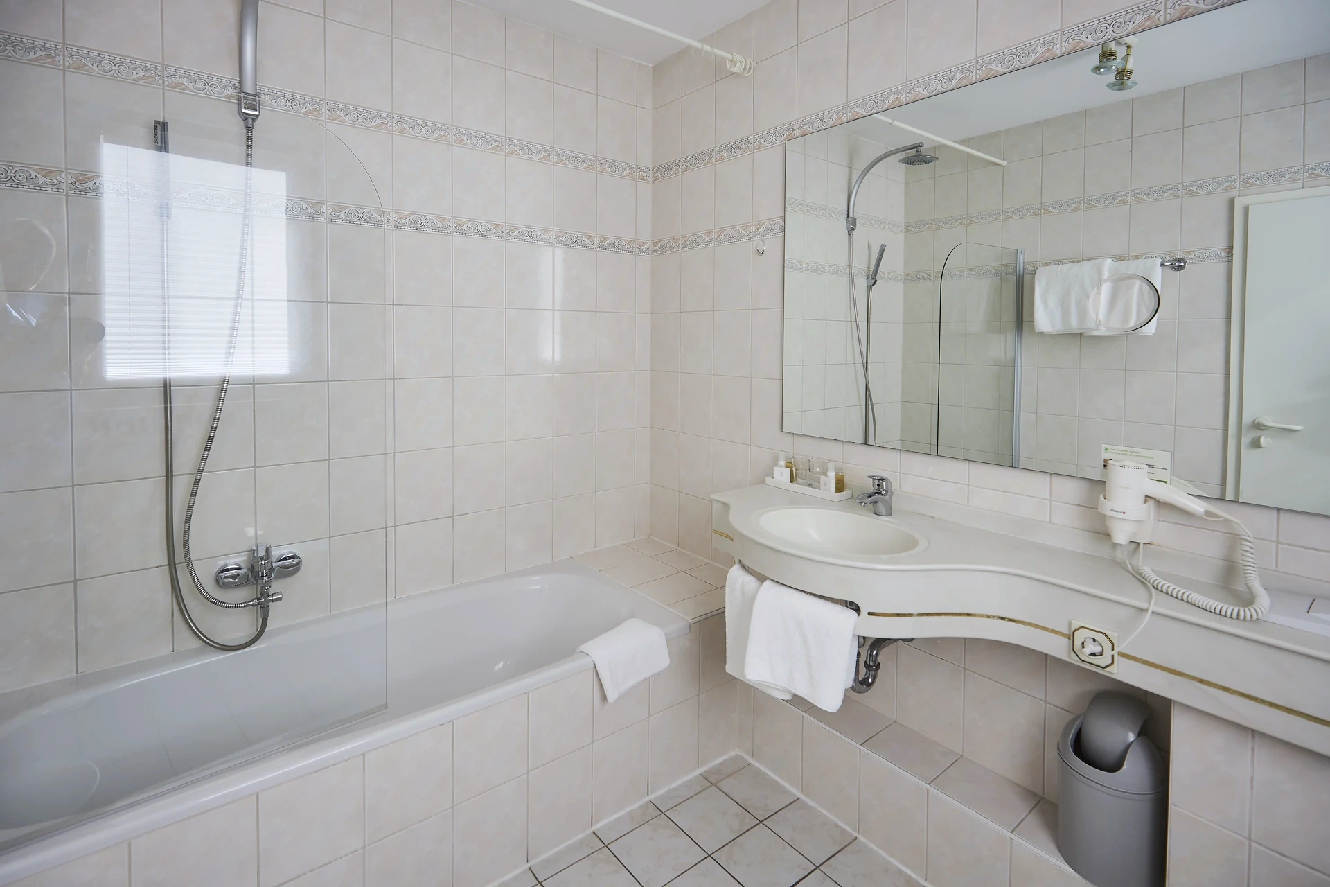 Badezimmerbeispiel Doppelzimmer Exklusive
