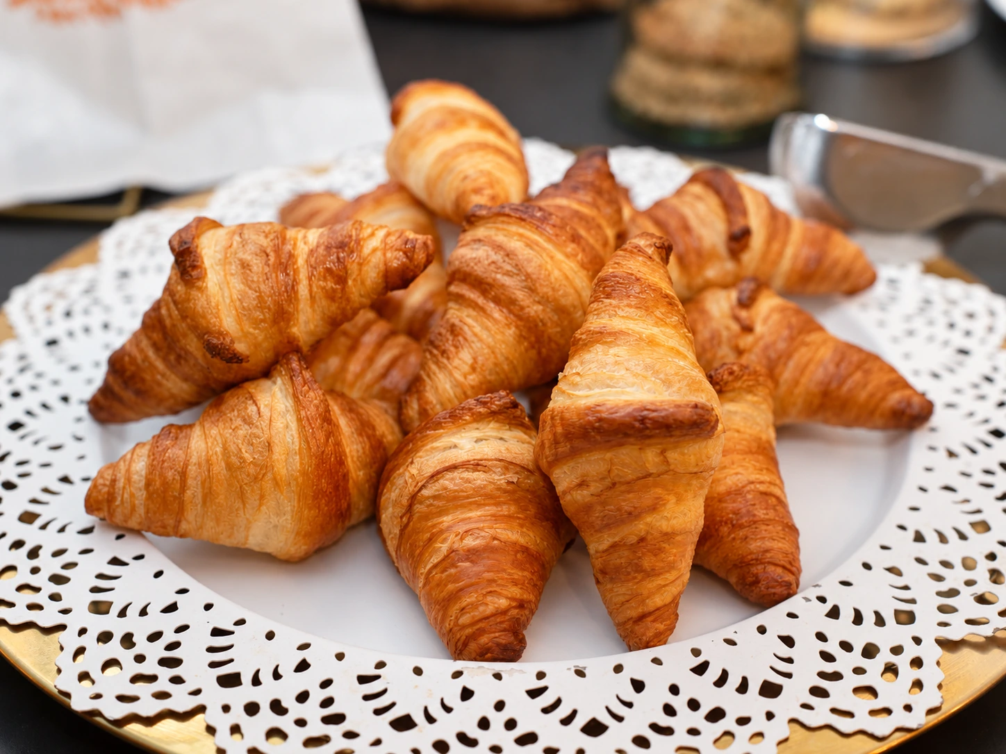 Croissants am Frühstücksbuffet
