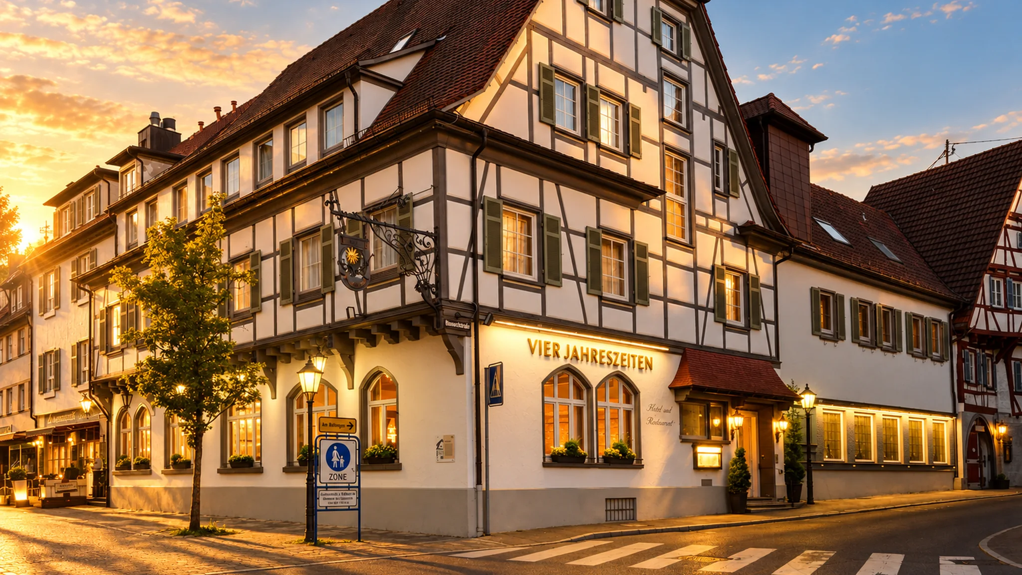 Fachwerkfassade des Flair Hotels Vier Jahreszeiten in Bad Urach